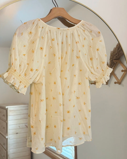 Madewell Smocked Button-Up Top in French Daisies (M)
