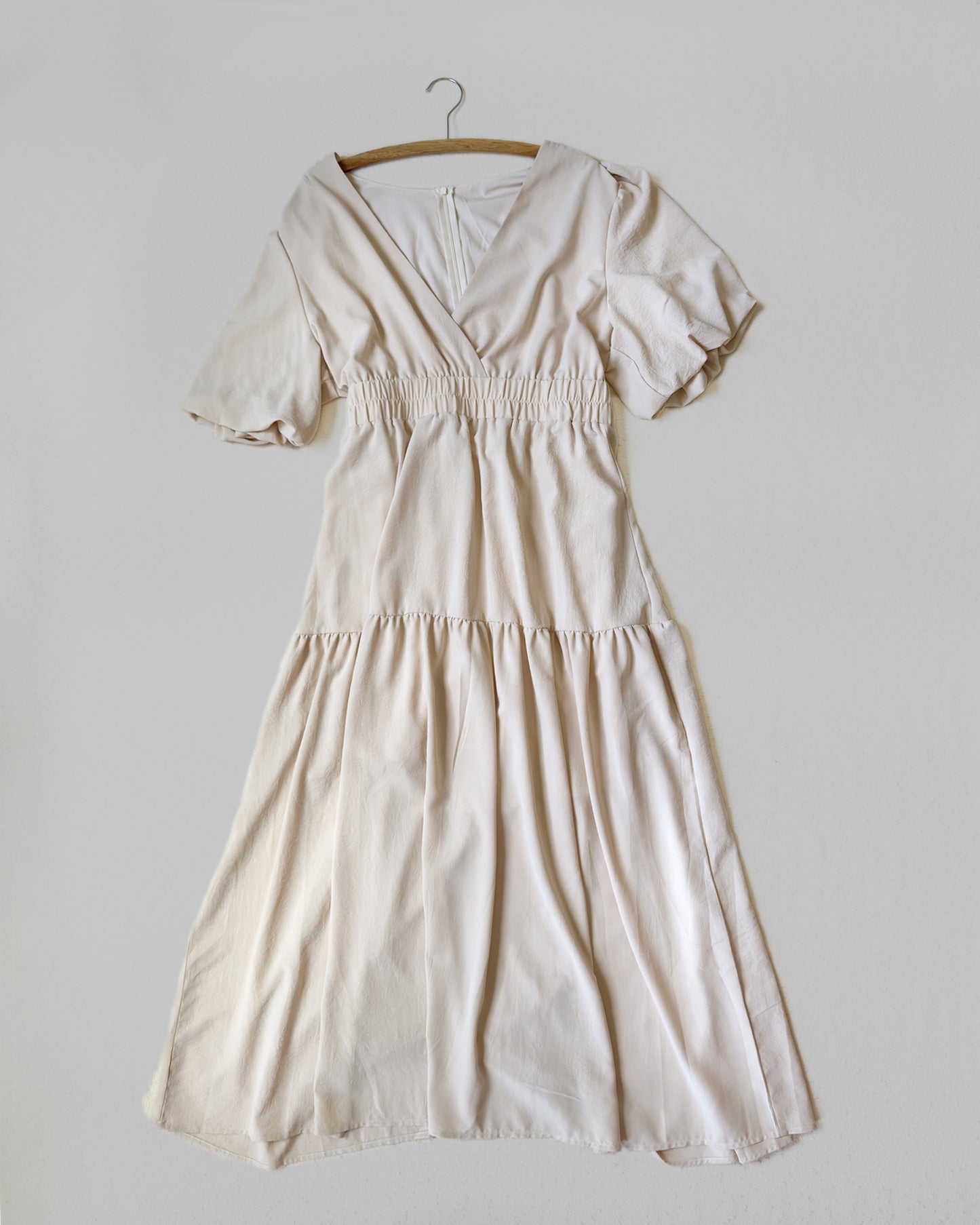 Tiered Puffed Sleeved Midi Dress (XL)