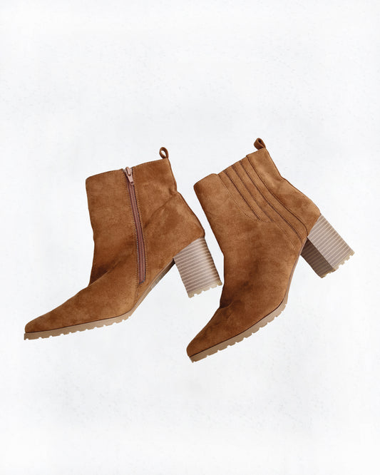 Side-Zip Lug Ankle Boot (9.5)