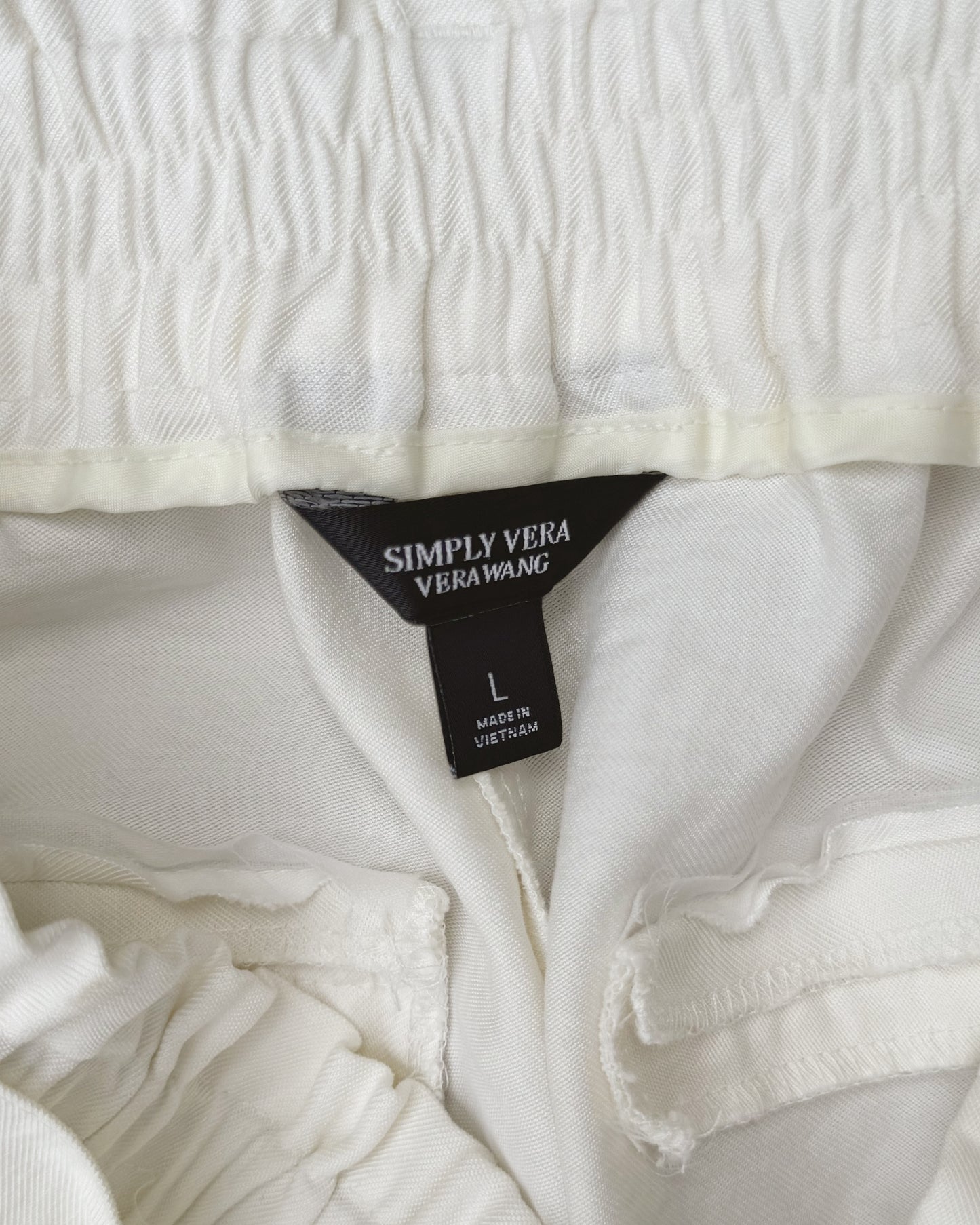 Simply Vera Wang High Waisted Shorts (L)