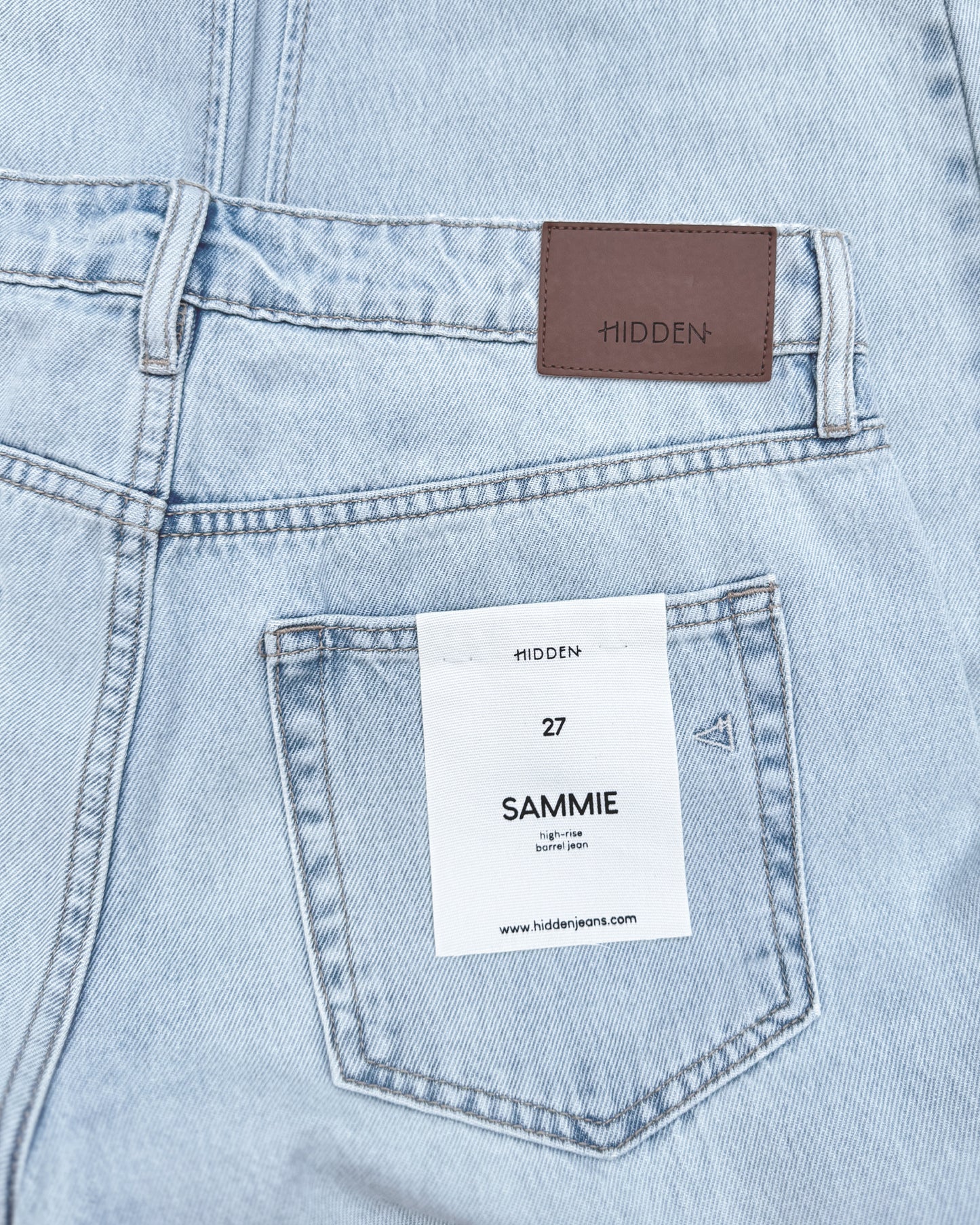Hidden Sammie Light Wash Crop Barrel Jeans (Oversized 27/28)