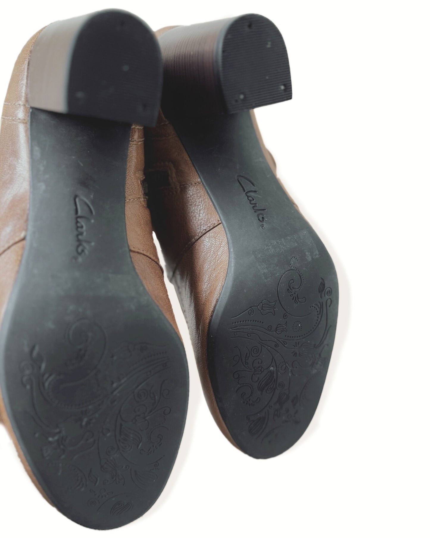 Clarks Indigo Mary Jane Leather Pumps (5)
