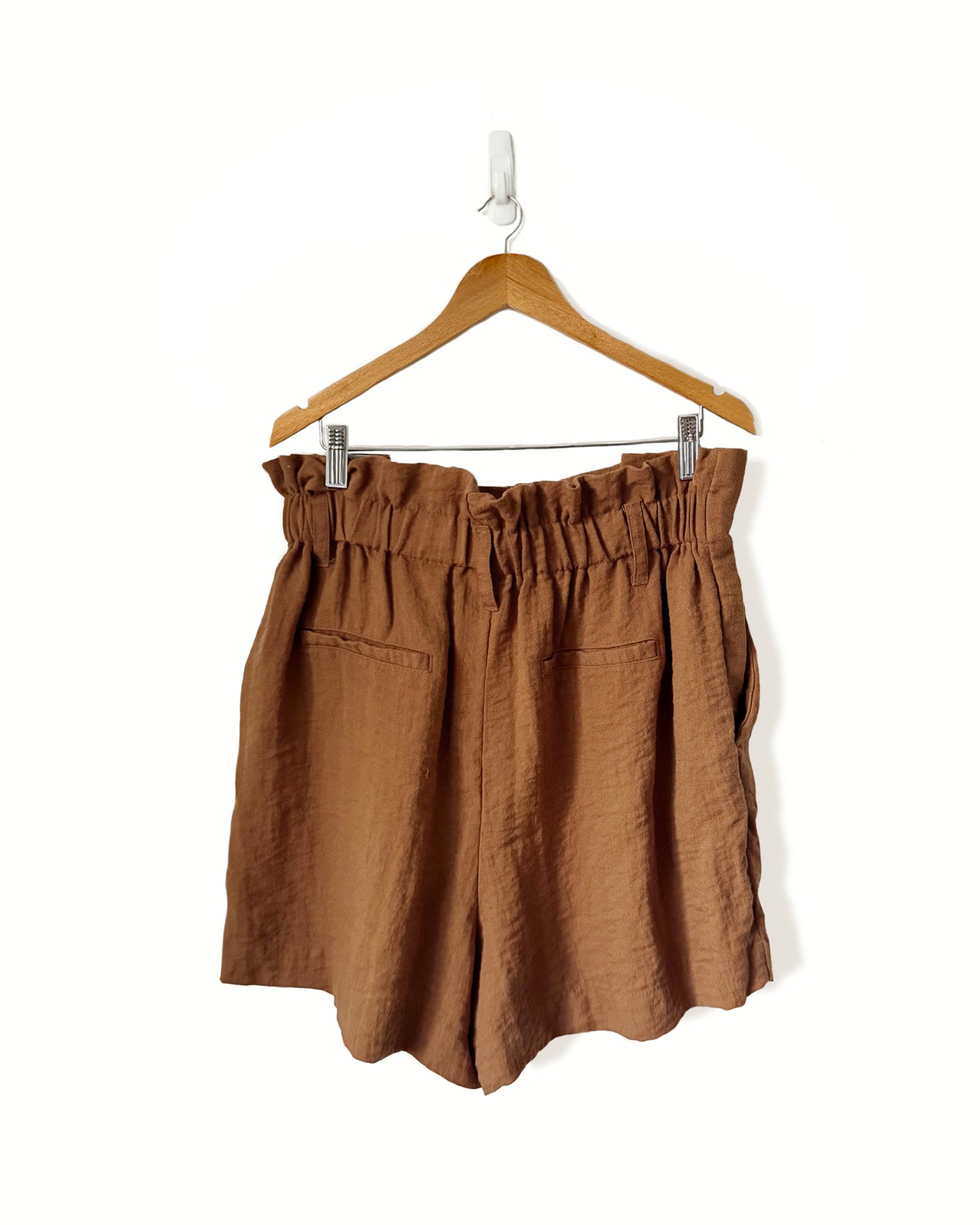 High-Rise Paperbag Shorts (M)