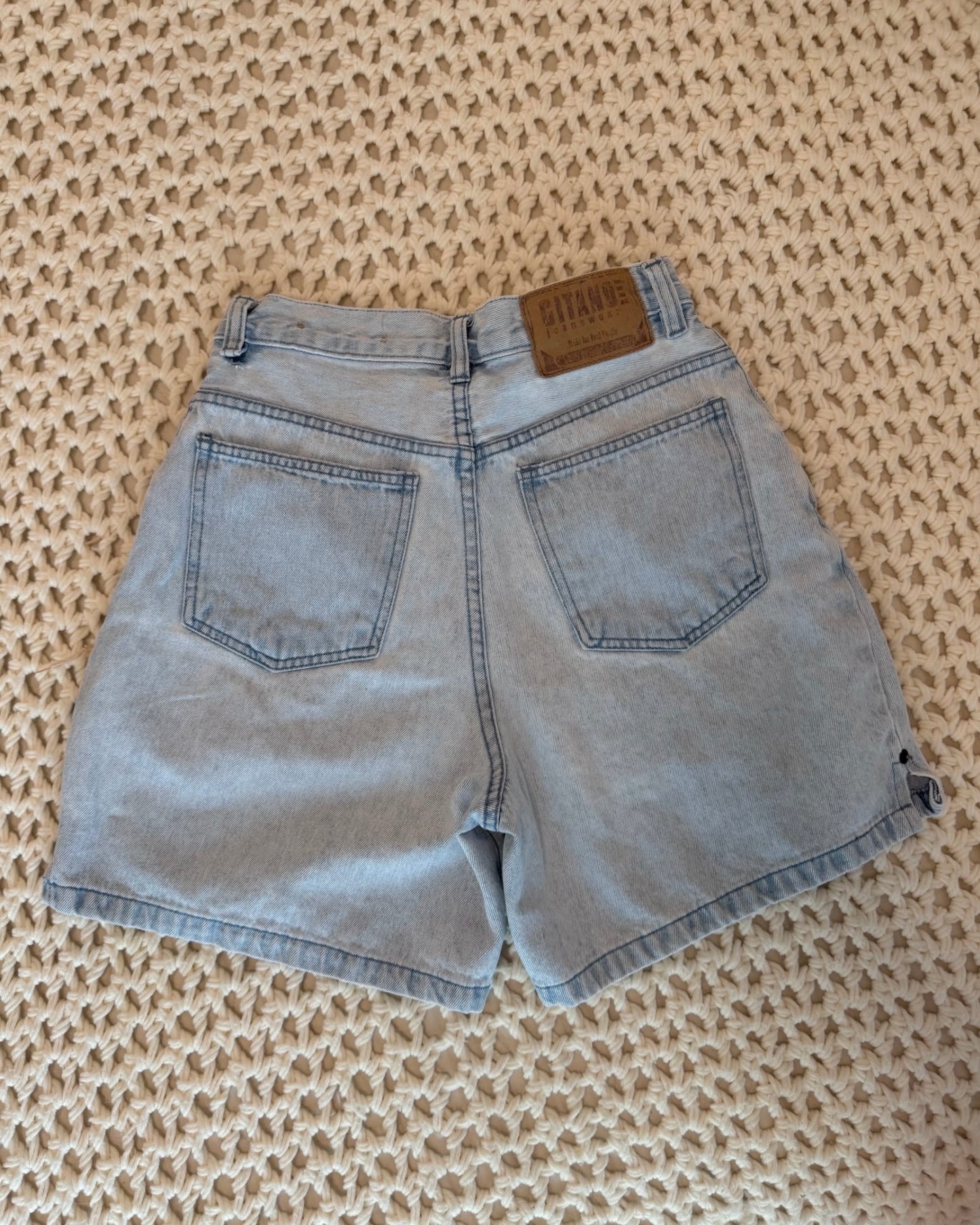 Vintage Gitano High-Waisted Demin Mom Shorts (25)