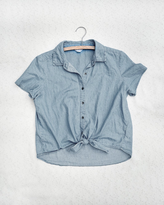 Aéropostale Denim Snap Crop Tie Shirt (M)