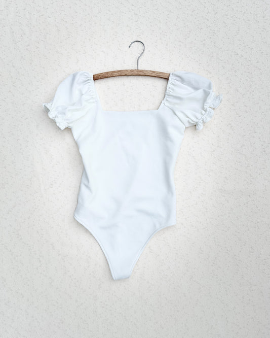 MUMU Ruffle Sleeve Bodysuit (M/L)
