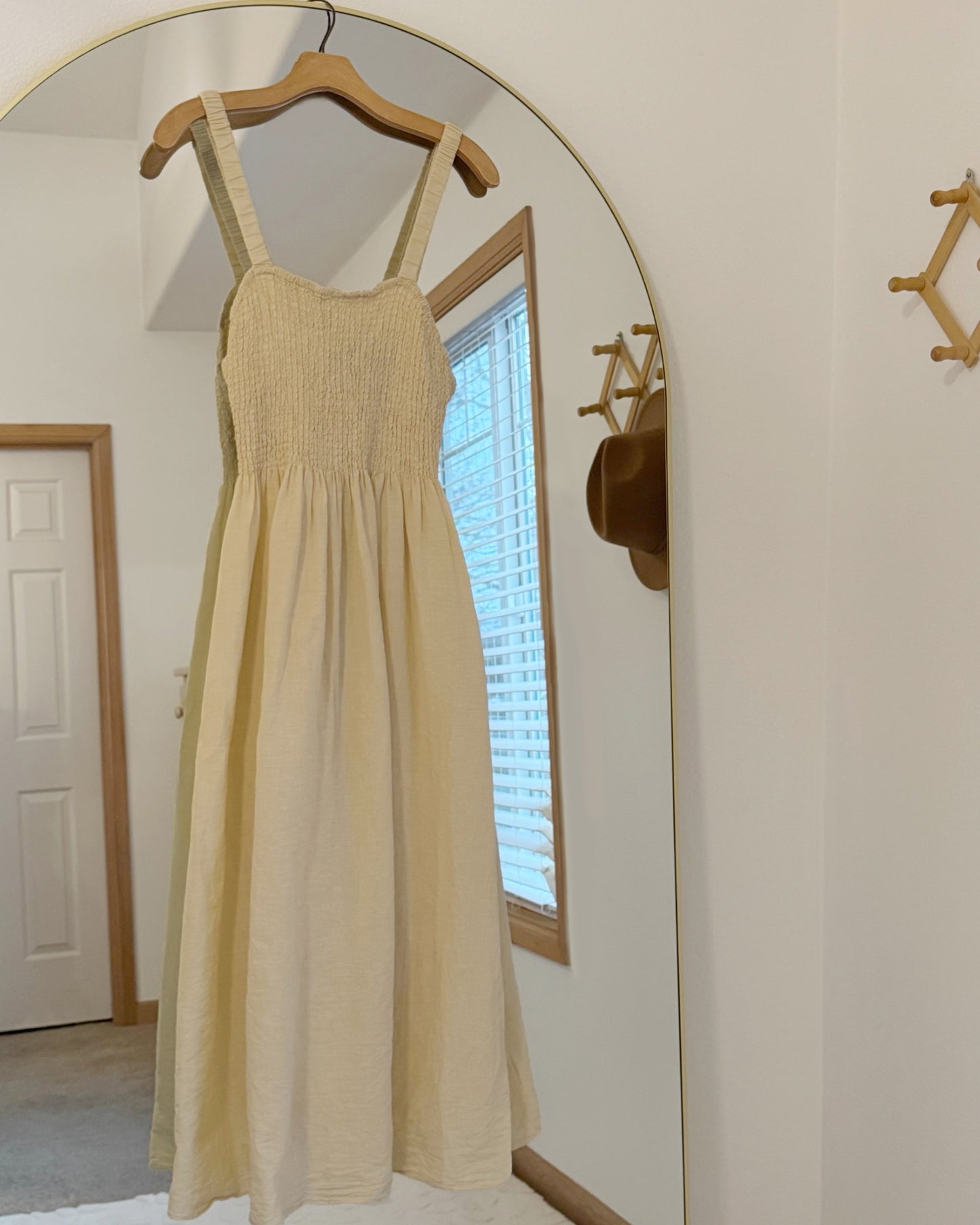 Honey Smocked Linen|Cotton Dress (M/L)