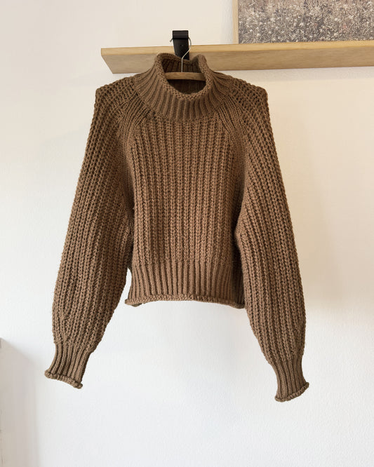 Chunky Oversized Cable Knit Sweater (M)