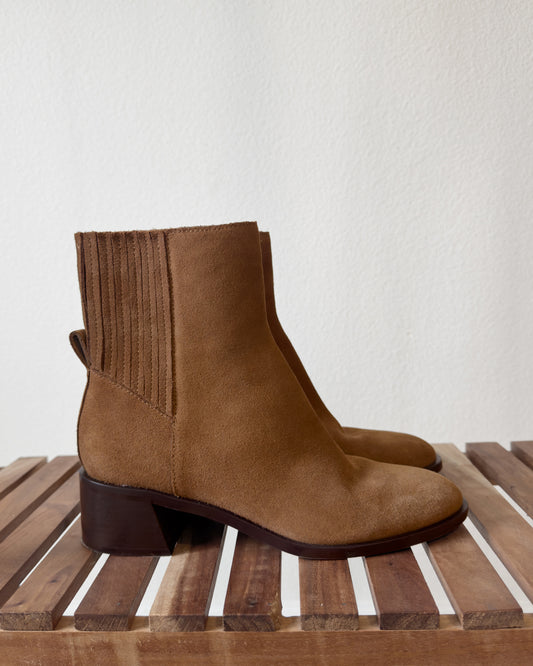 Suede Linny H2O Boots (8.5)