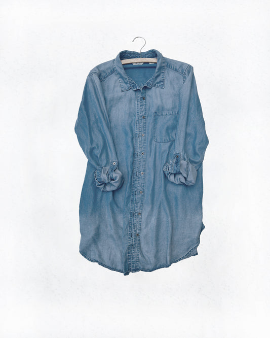 Lightweight Denim Button-Down Top (L)