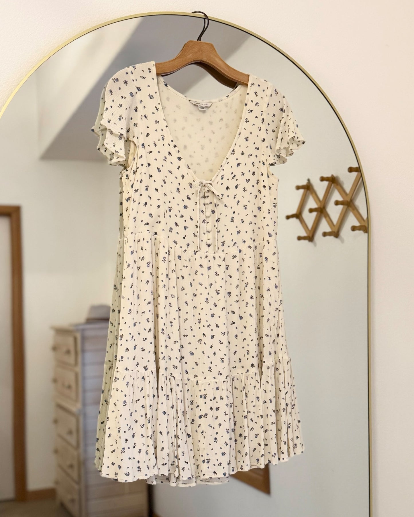 AE Ditsy Floral Tiered Mini Dress (S)