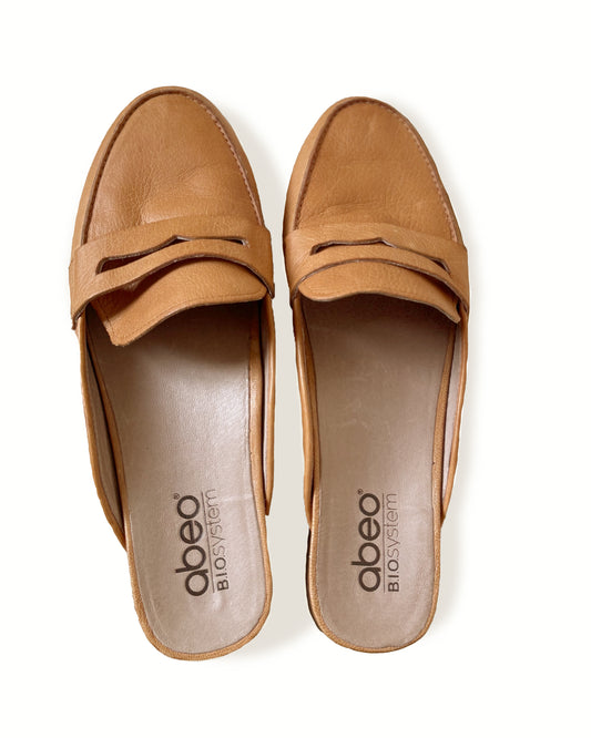 JASMINE Classic Closed-Toed Mules (9.5)