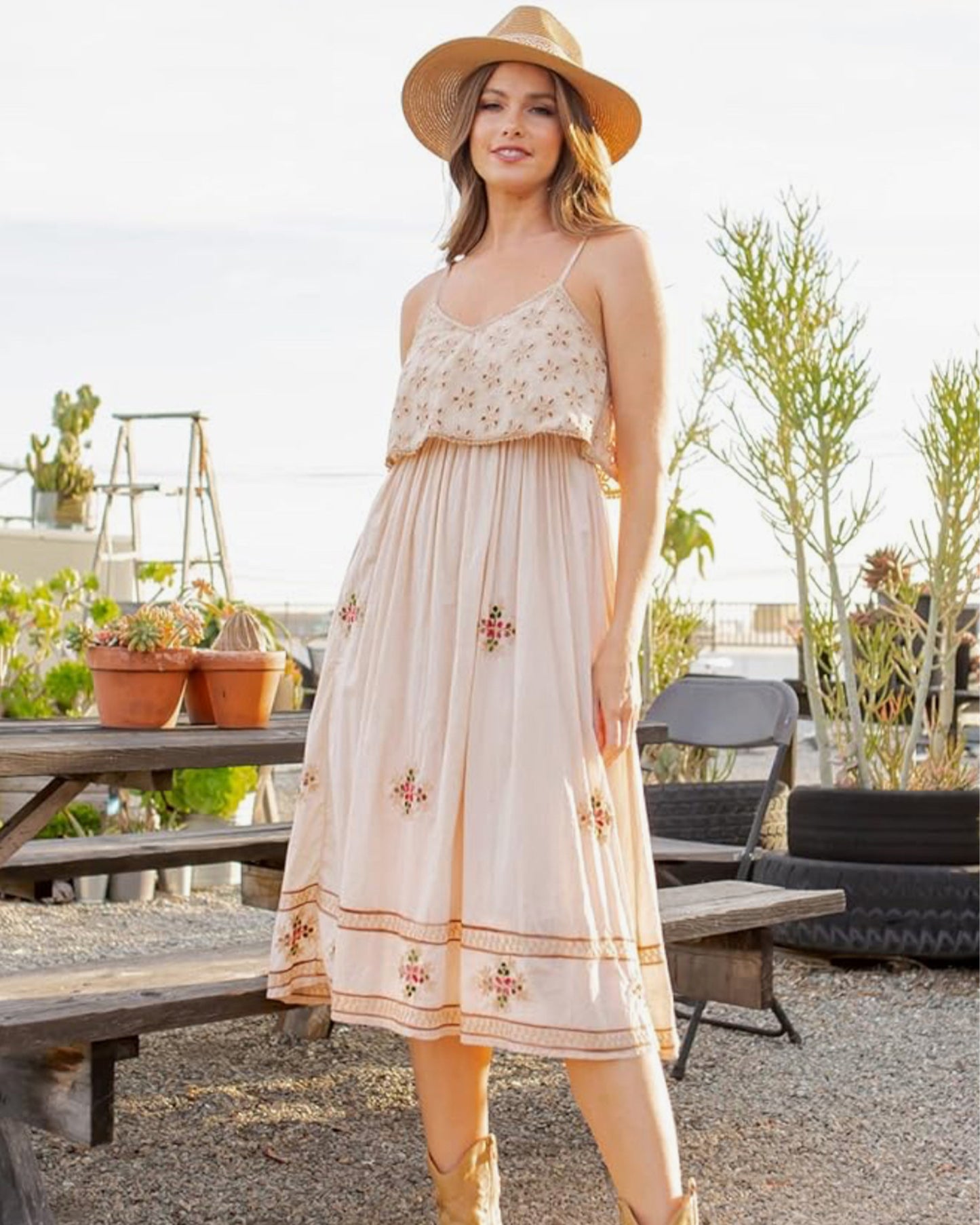 Smocked Embroidered Midi Dress (L)