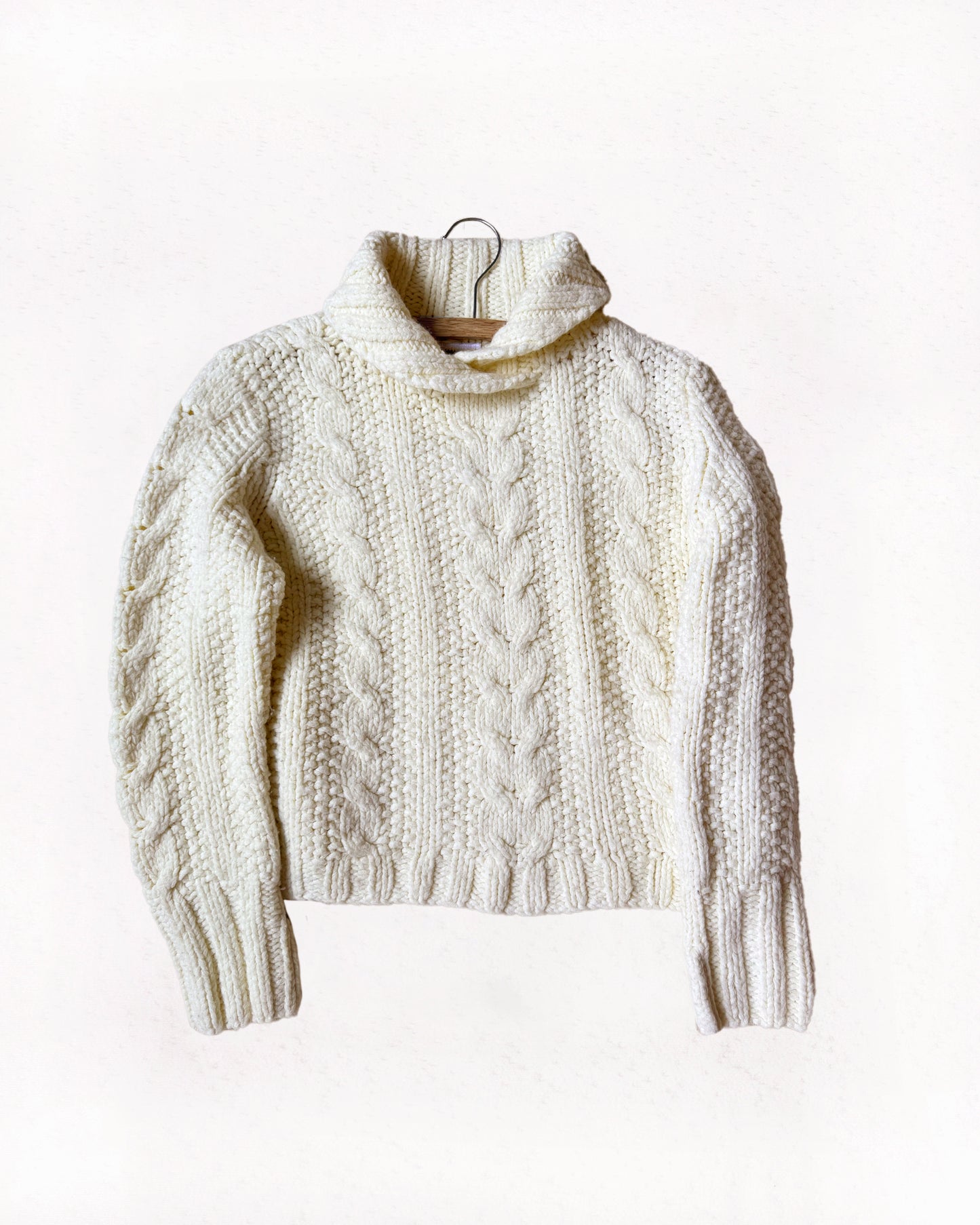 Cable-Knit Chunky Sweater (M)