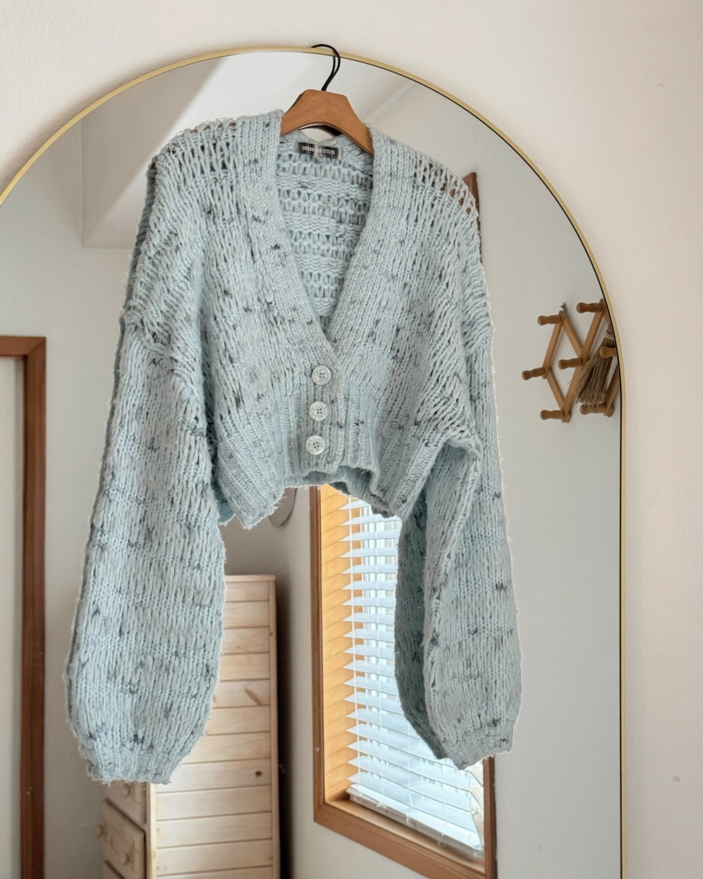 Urban Outfitters Cropped Knit Cardigan (M)