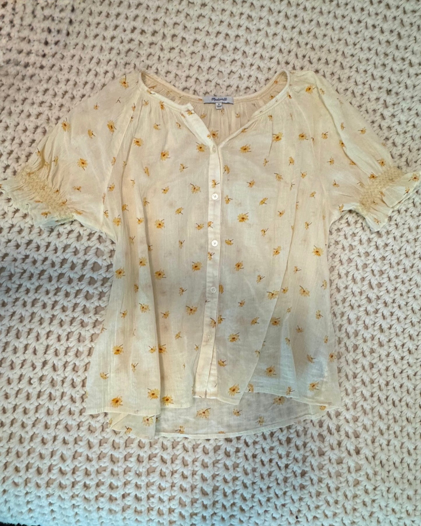 Madewell Smocked Button-Up Top in French Daisies (M)