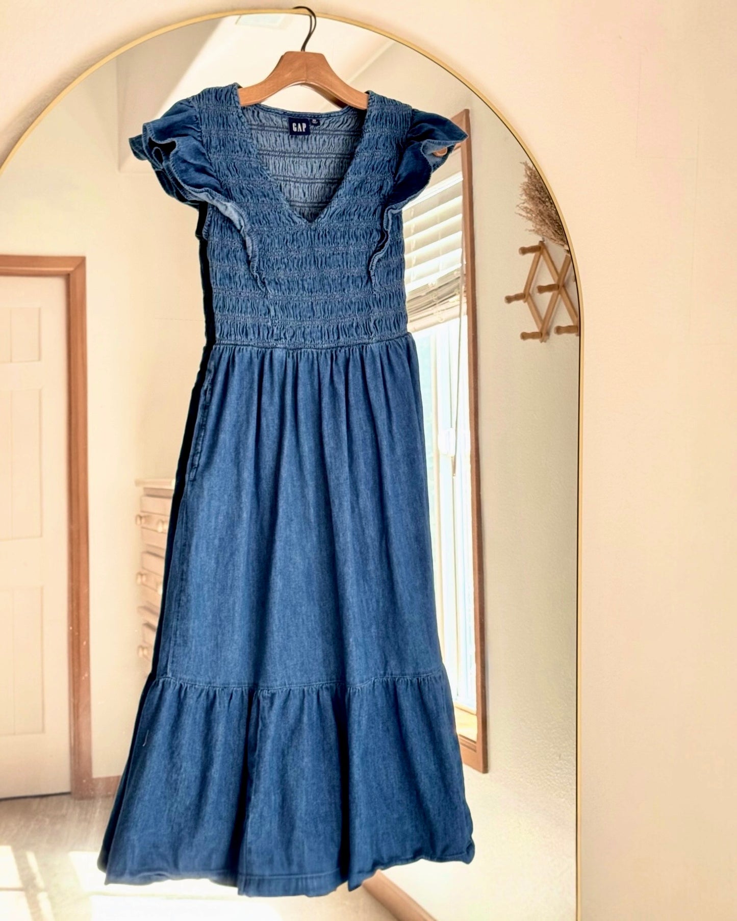 Gap Denim Ruffle Sleeve Smocked Midi Dress (S)