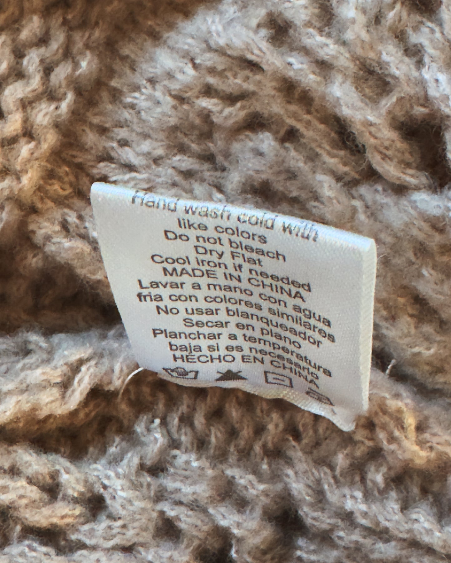 Cropped Cable Knit Sweater (L)