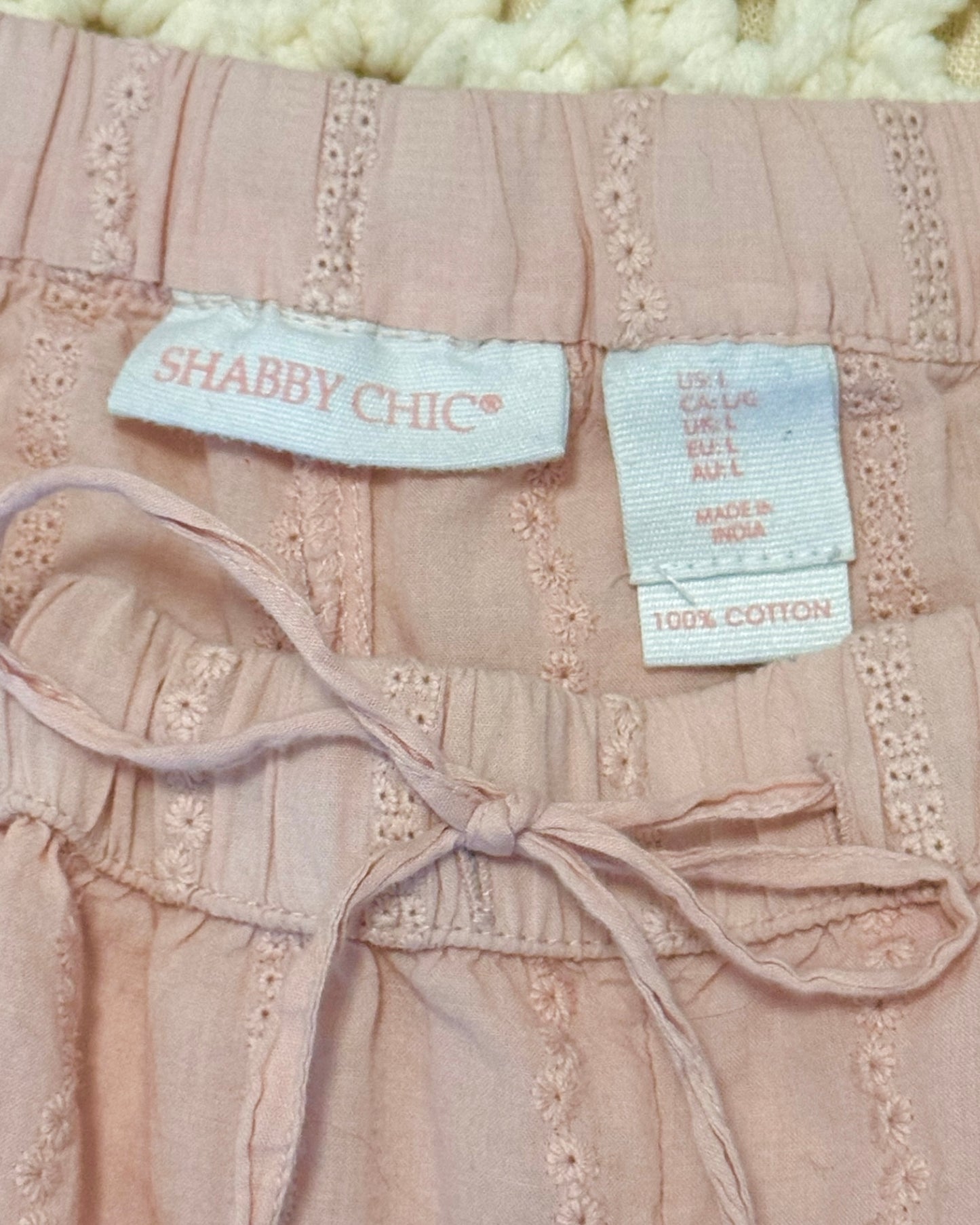 Eyelet Ruffled Shorts (M/L)