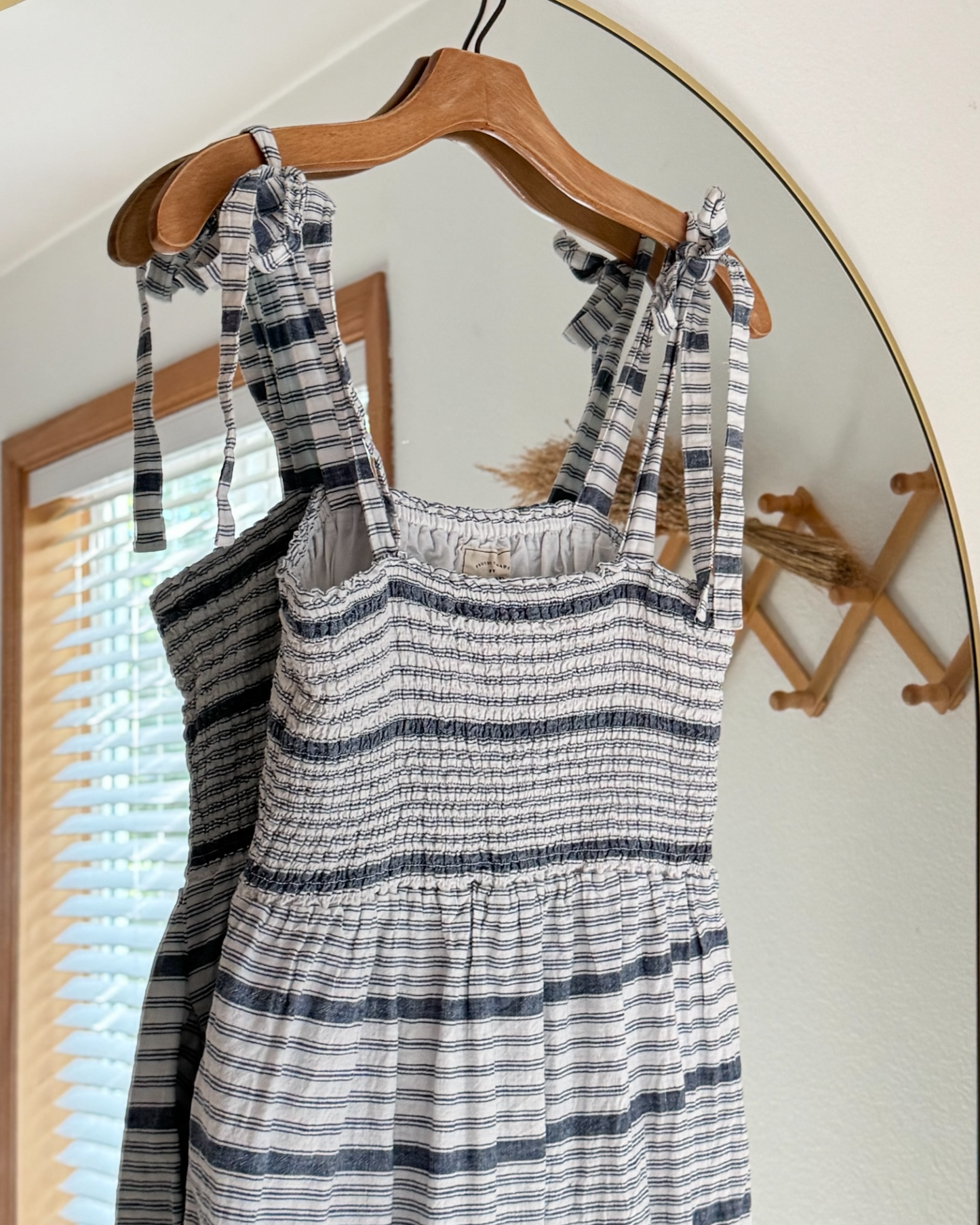 Hope & Henry Smocked Bow-Shoulder Dress (L)