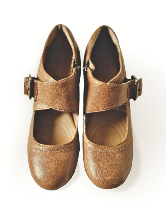 Clarks Indigo Mary Jane Leather Pumps (5)
