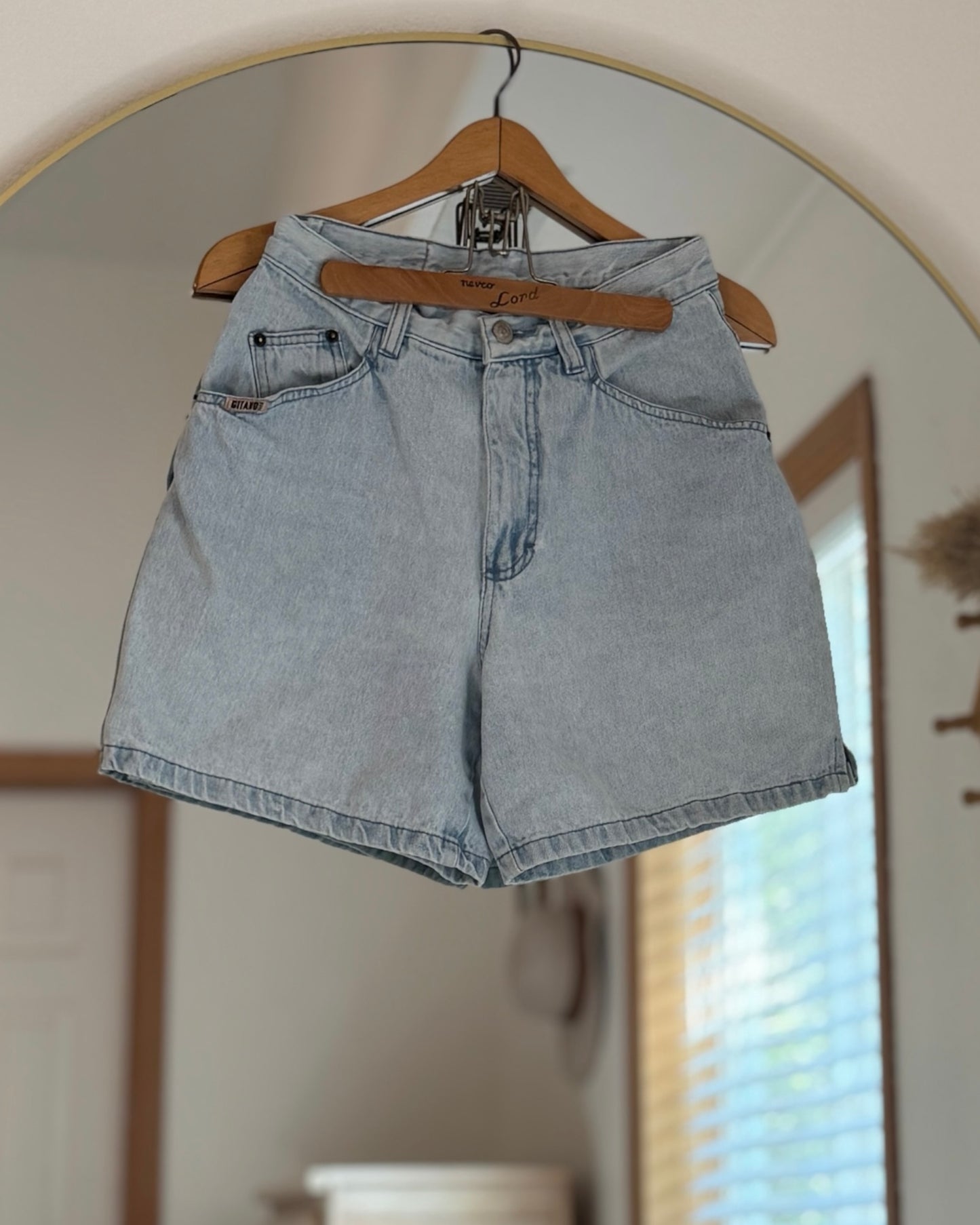 Vintage Gitano High-Waisted Demin Mom Shorts (25)