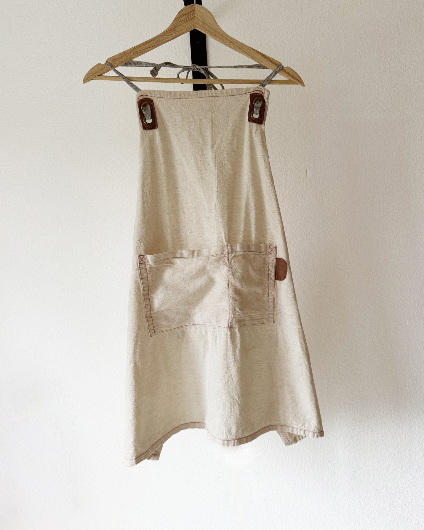 Cotton Linen Blend Apron  (with bonus candy cane measuring cups)