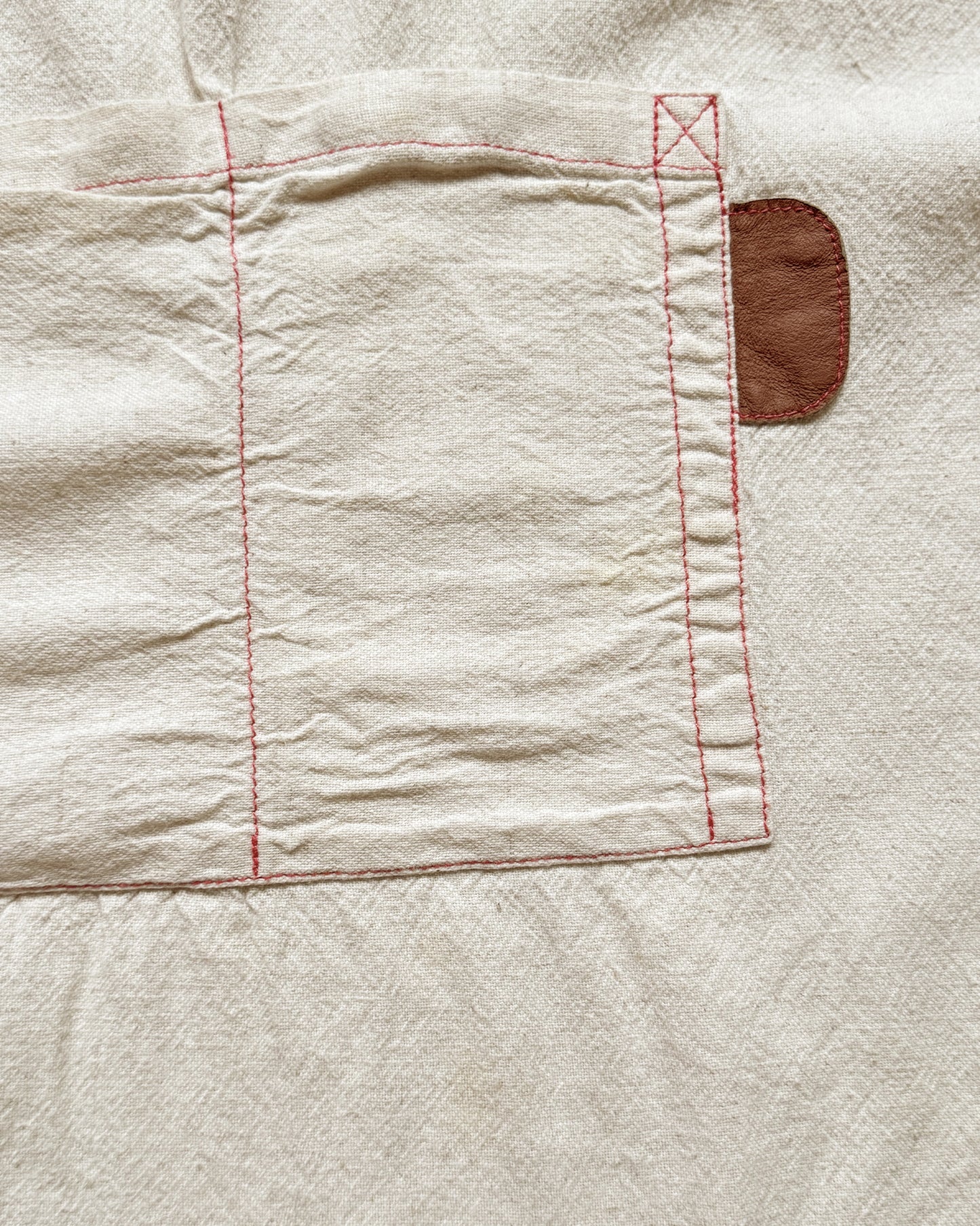 Cotton Linen Blend Apron  (with bonus candy cane measuring cups)