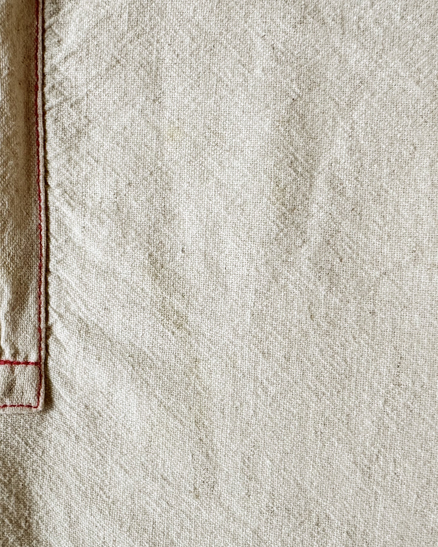 Cotton Linen Blend Apron  (with bonus candy cane measuring cups)