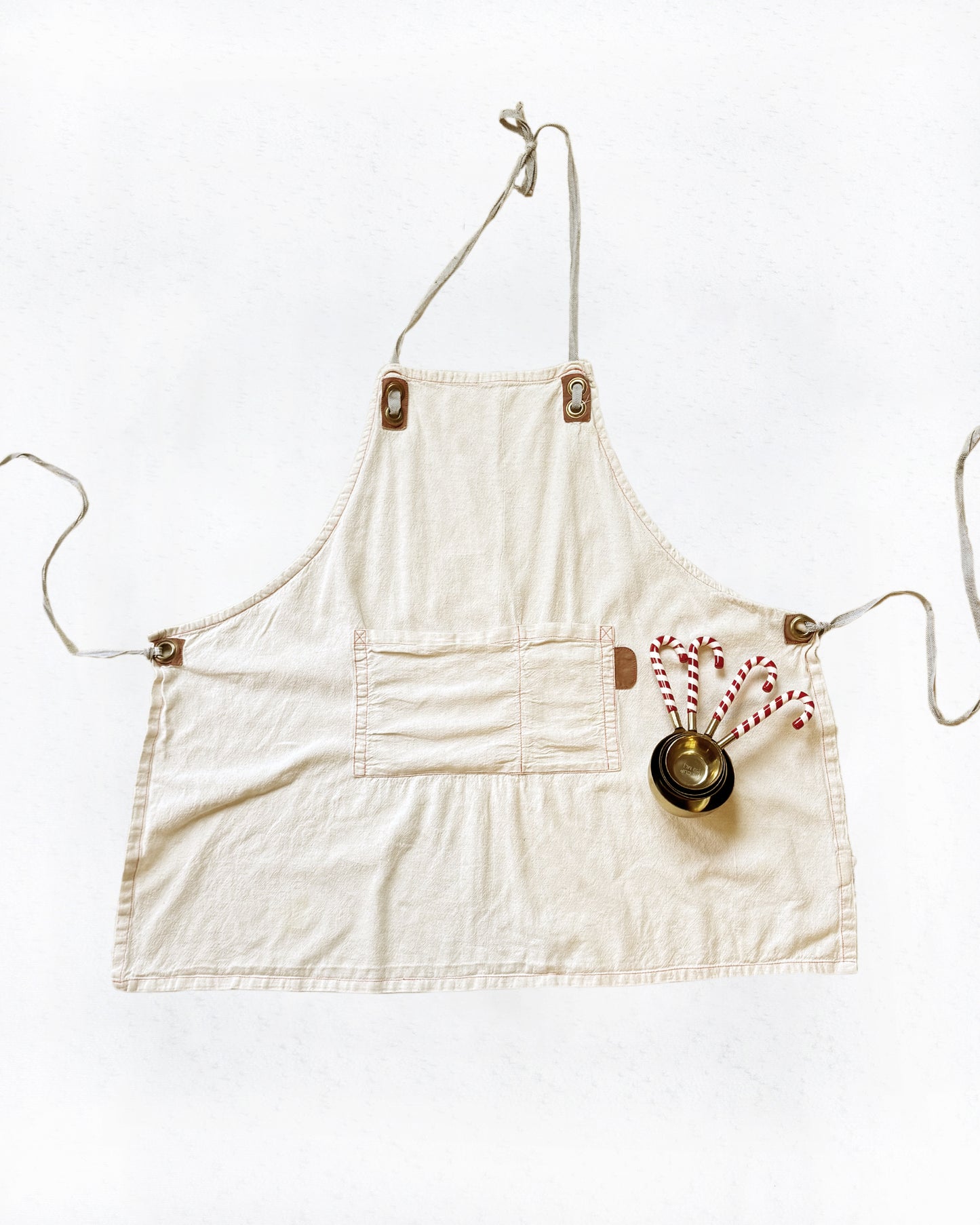 Cotton Linen Blend Apron  (with bonus candy cane measuring cups)