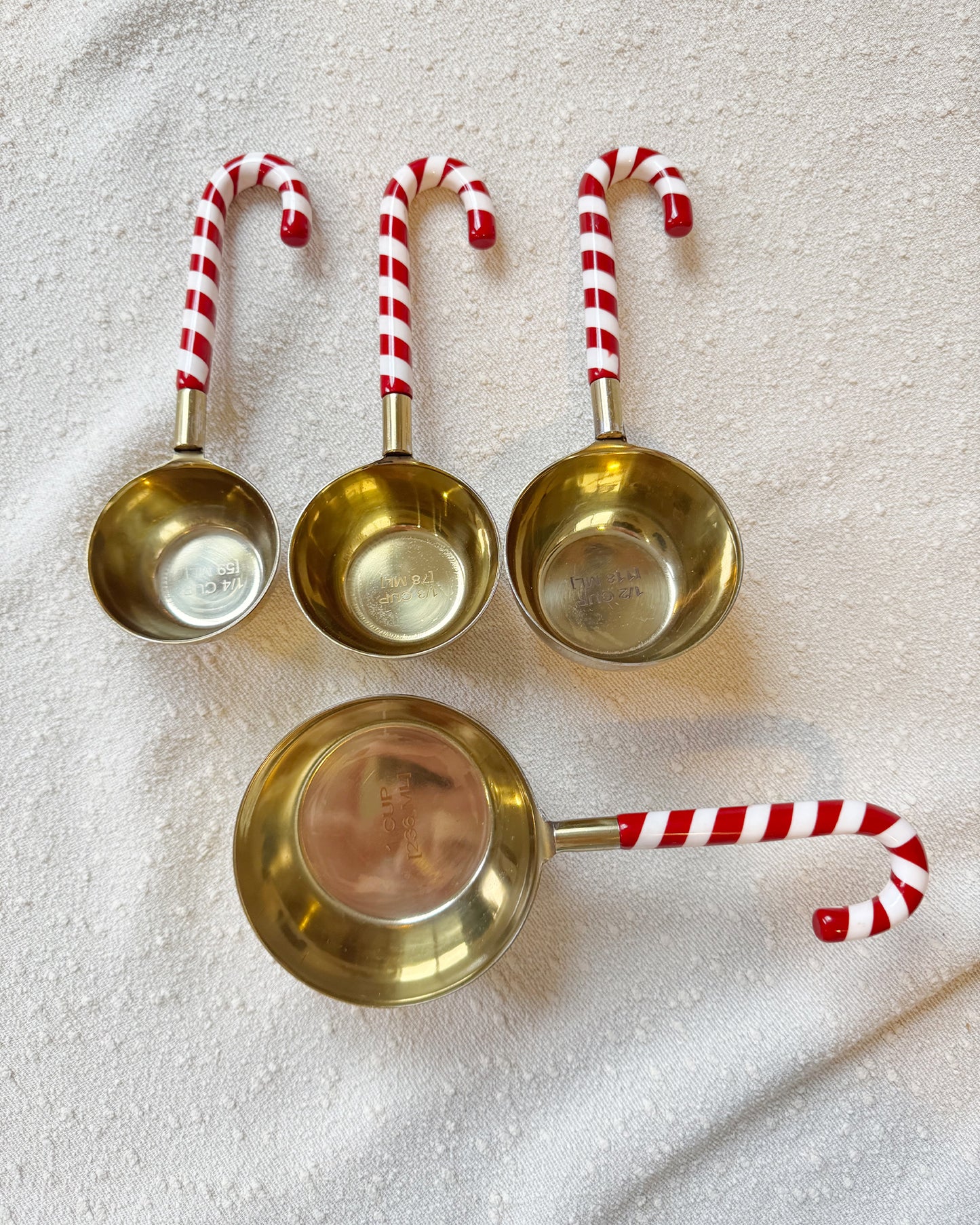 Cotton Linen Blend Apron  (with bonus candy cane measuring cups)