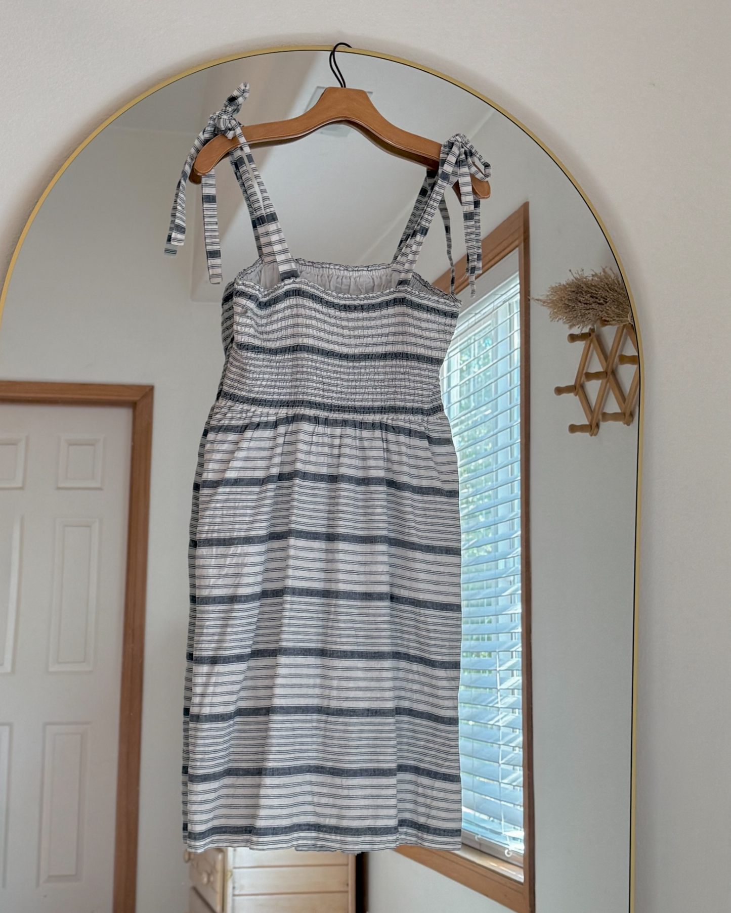 Hope & Henry Smocked Bow-Shoulder Dress (L)