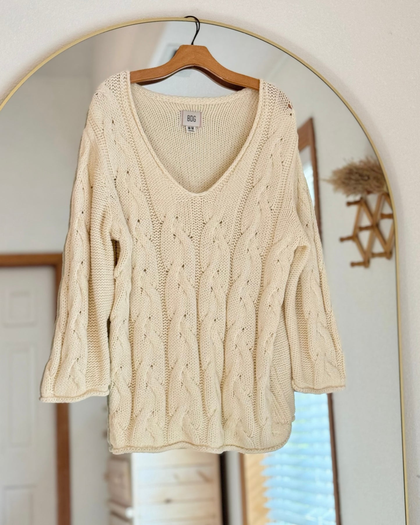 Urban Outfitters BDG Chunky Oversized Cable Knit Sweater (M/L)