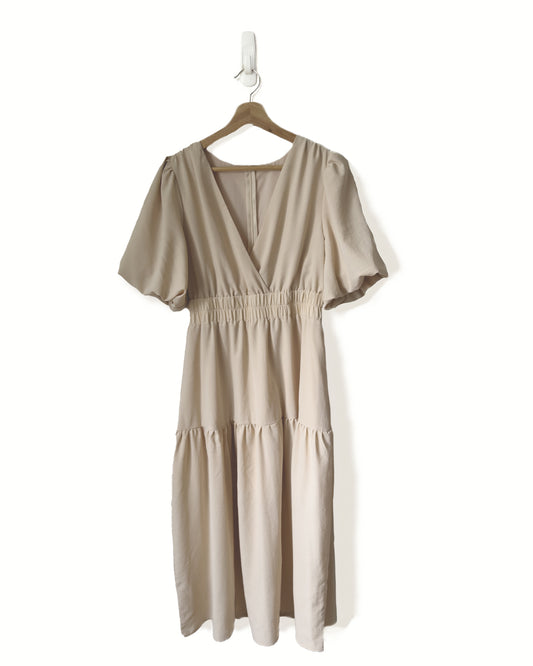Tiered Puffed Sleeved Midi Dress (M)