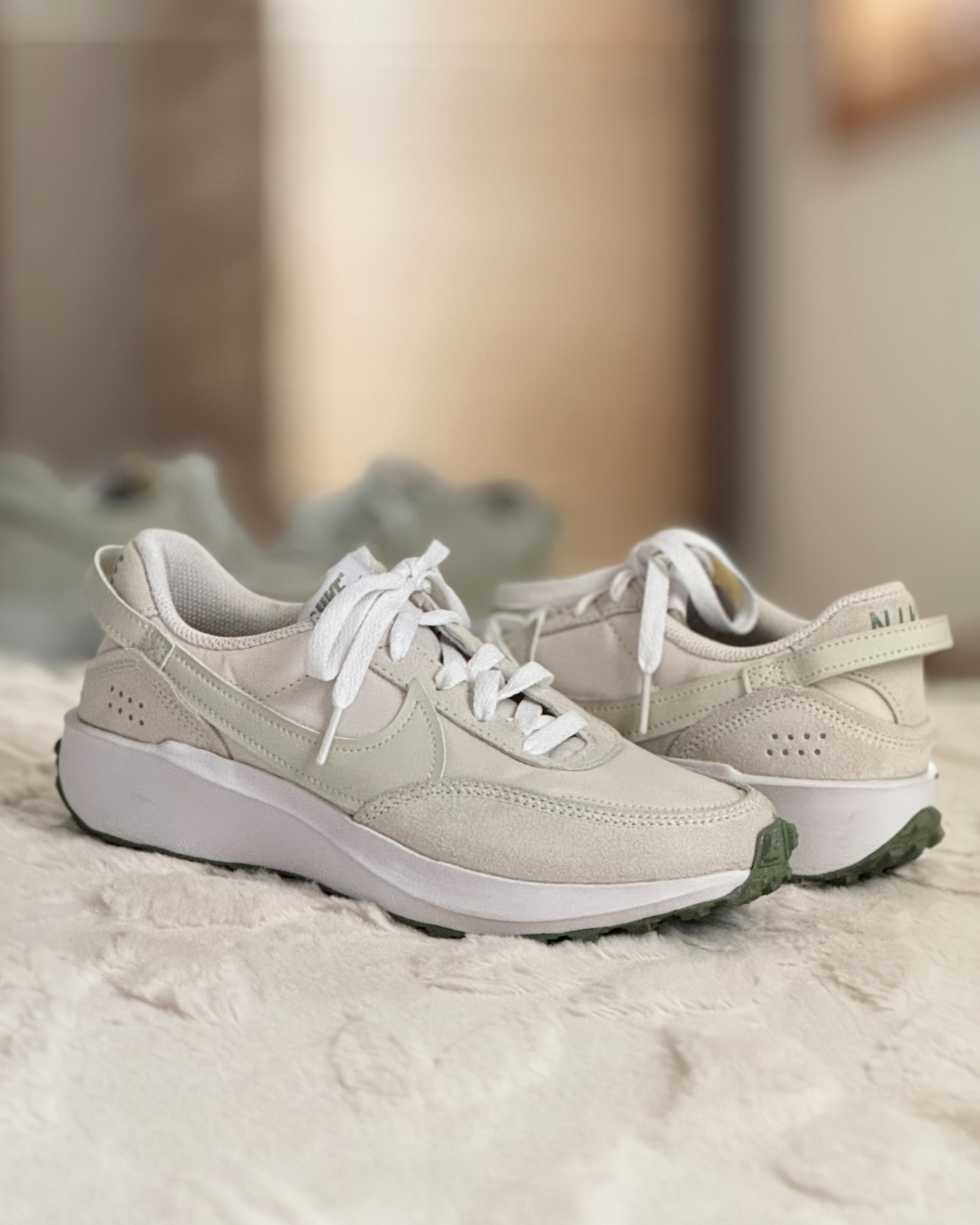 Women's Waffle Debut Casual Sneakers (7)