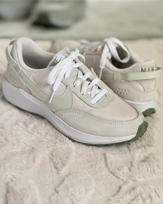Women's Waffle Debut Casual Sneakers (7)