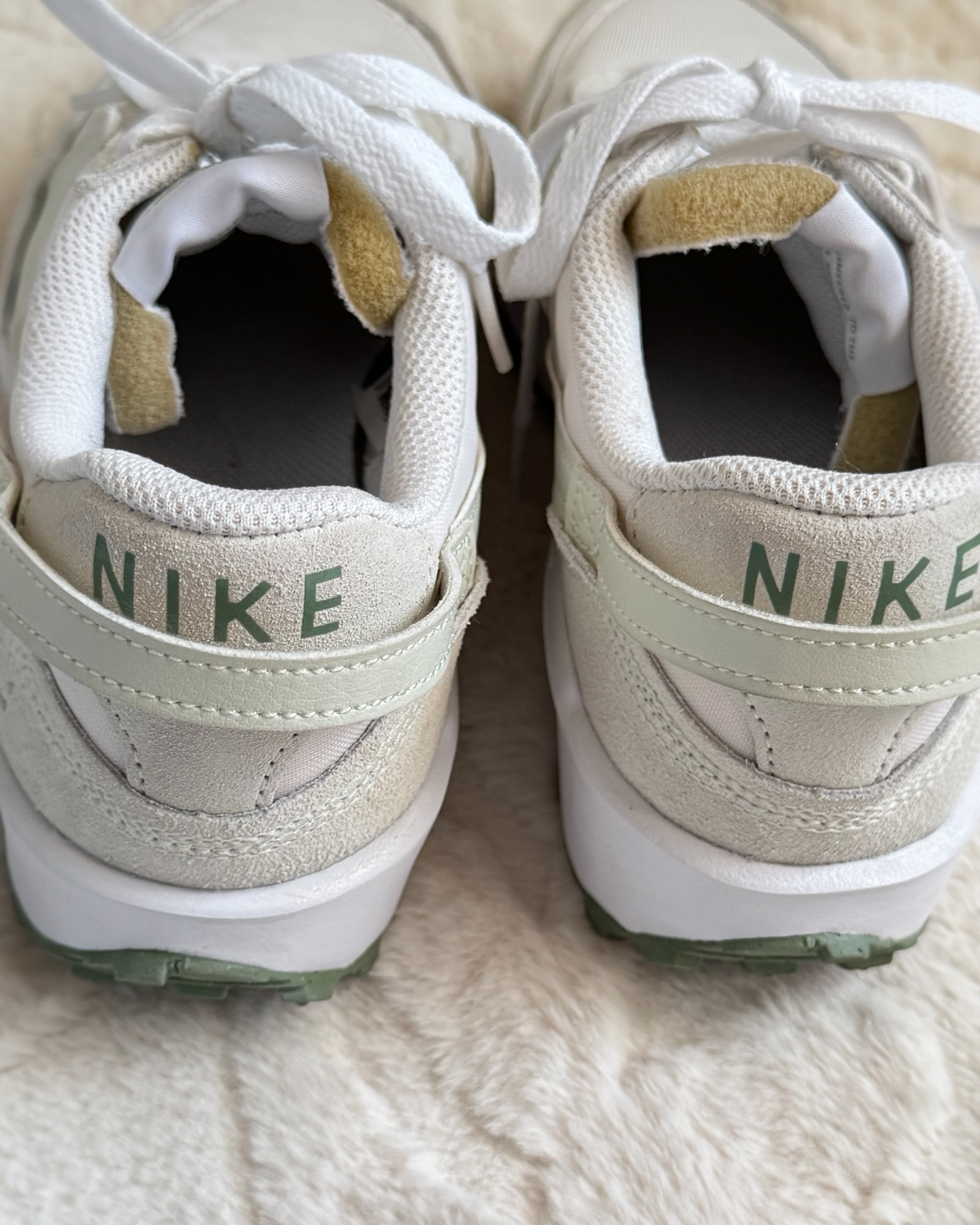 Women's Waffle Debut Casual Sneakers (7)