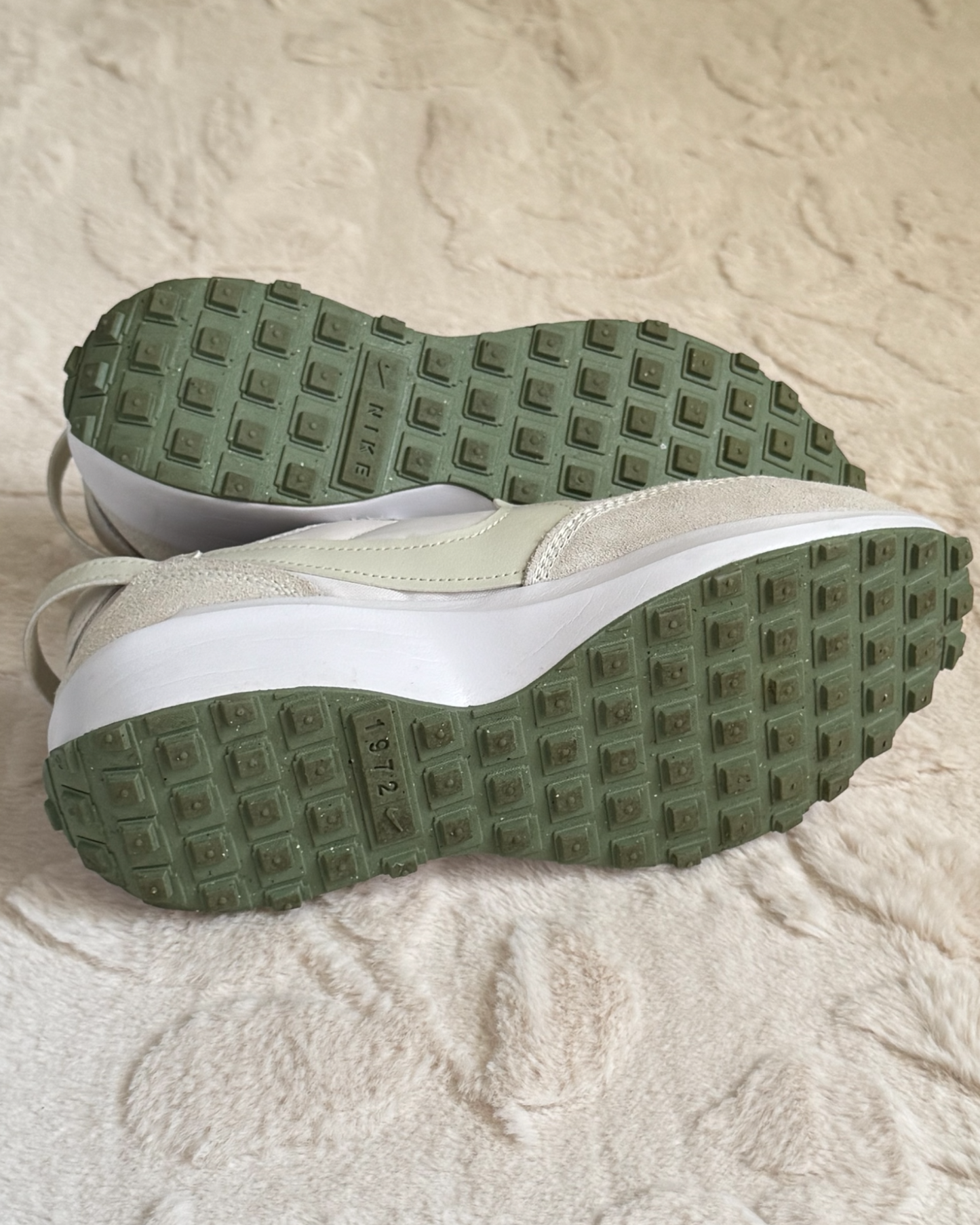 Women's Waffle Debut Casual Sneakers (7)