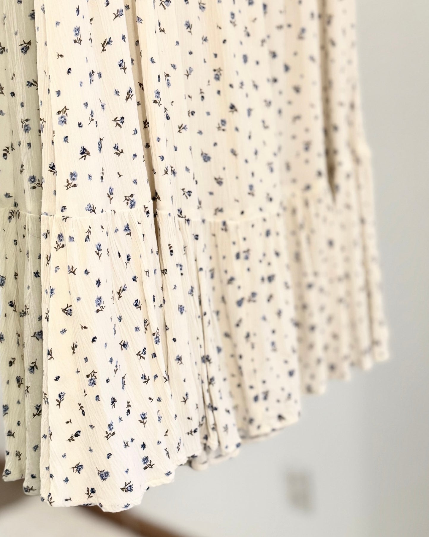 AE Ditsy Floral Tiered Mini Dress (S)