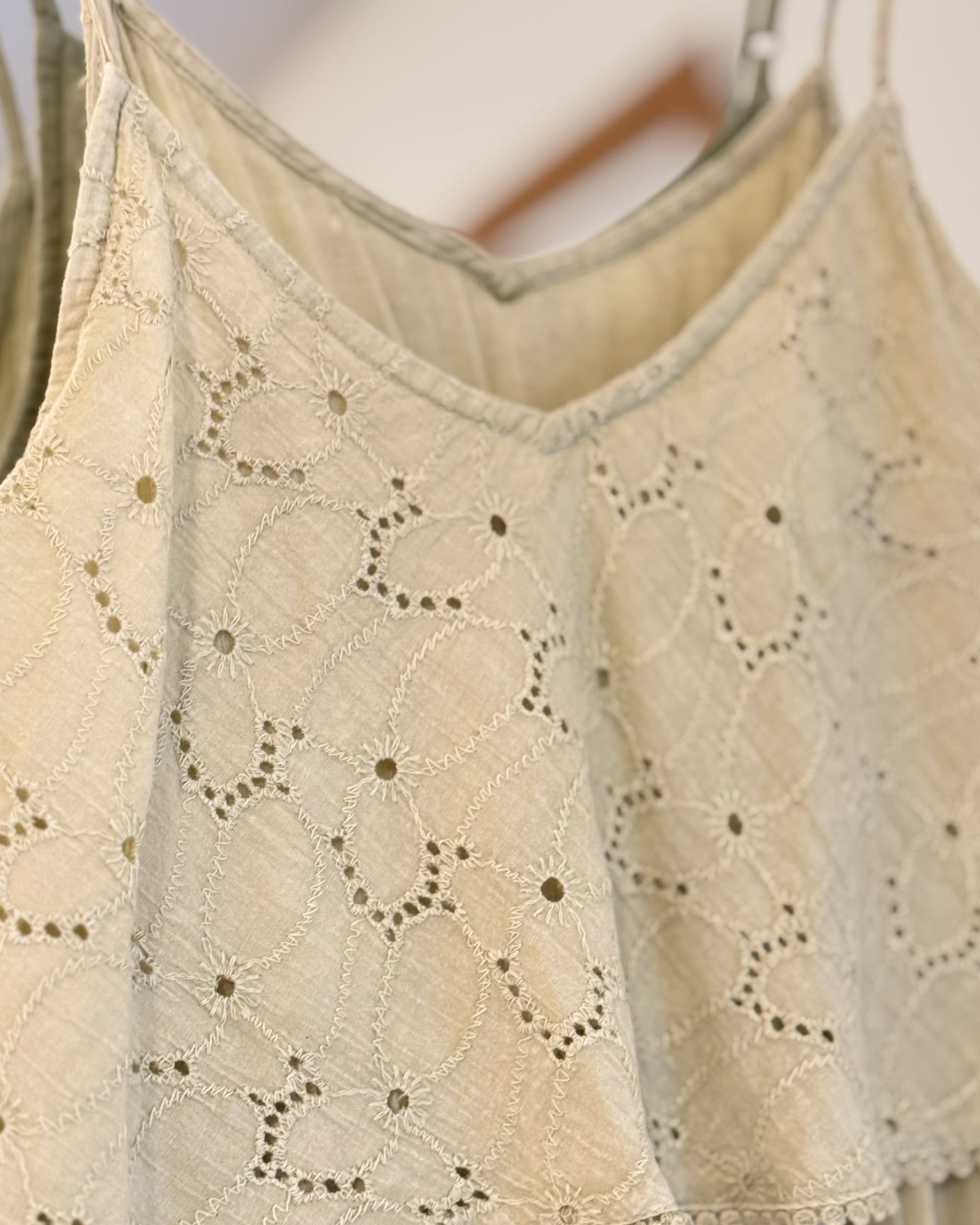 Smocked Embroidered Midi Dress (L)