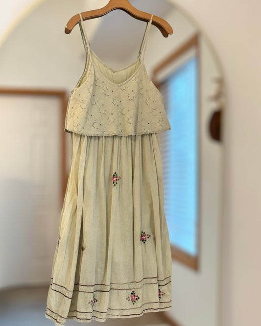 Smocked Embroidered Midi Dress (L)