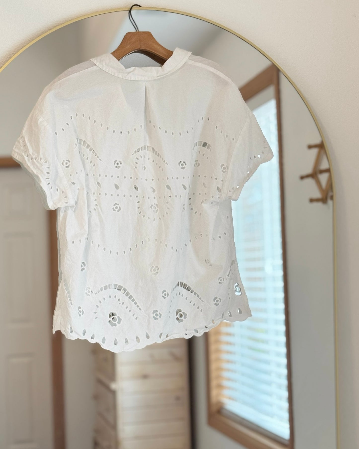 Anthropologie Short-Sleeve Eyelet Popover Blouse (M)