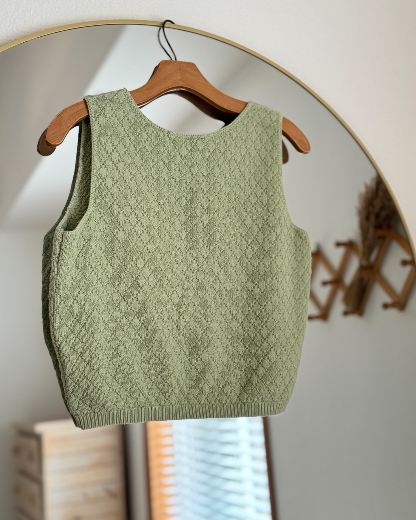 Vintage Sleeveless Knit Top (M)