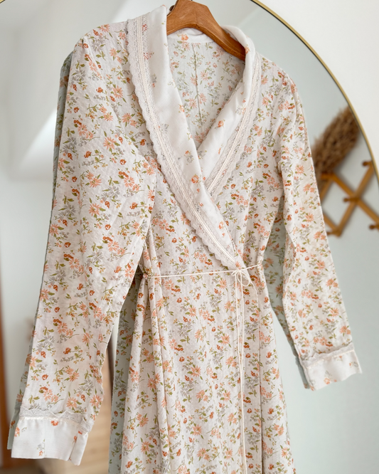 Vintage Floral Lace Maxi Robe – Cottagecore Style Dressing Gown (M)