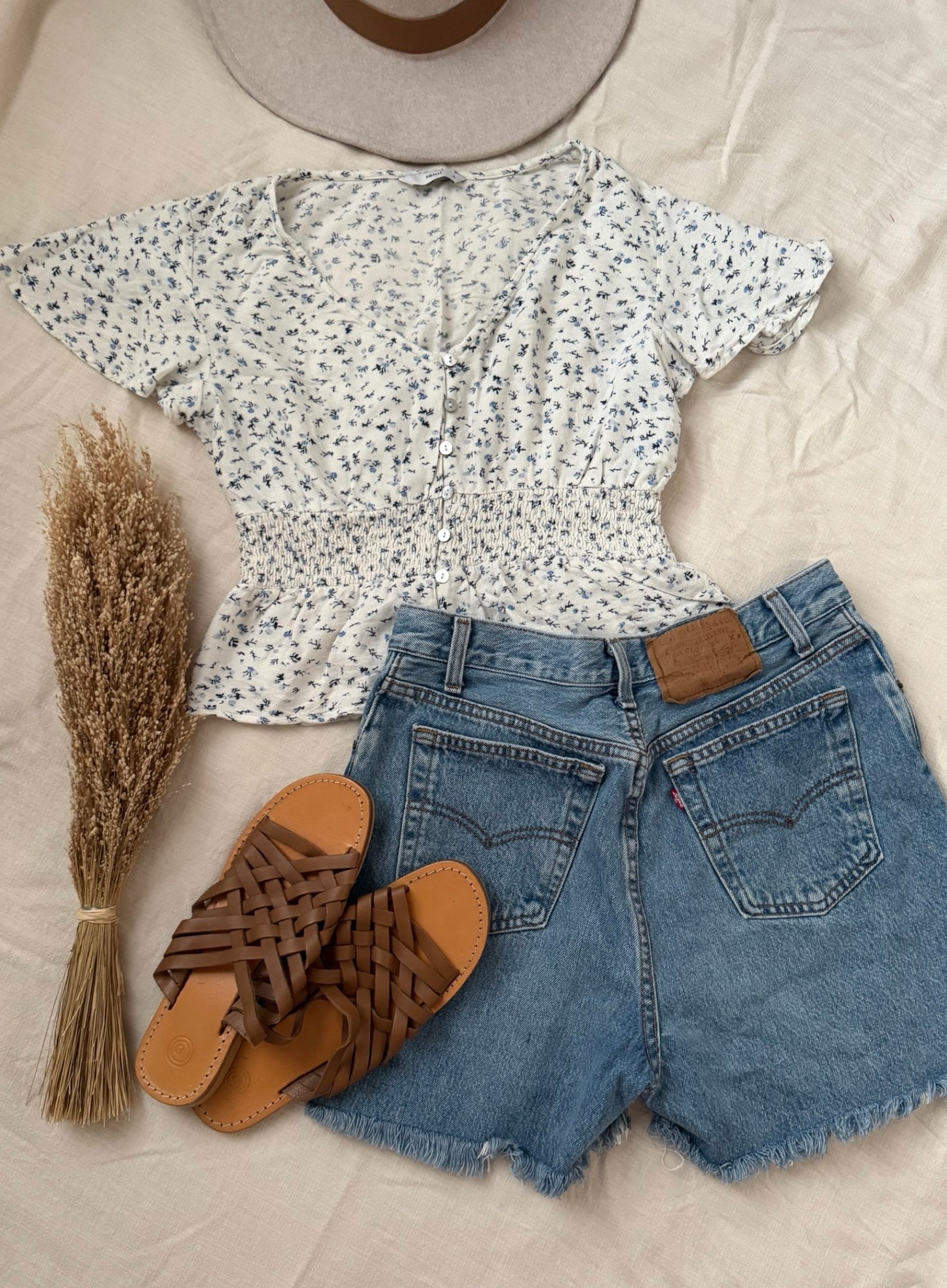 Vintage 501 Levi’s Denim Cutoff Shorts (27)