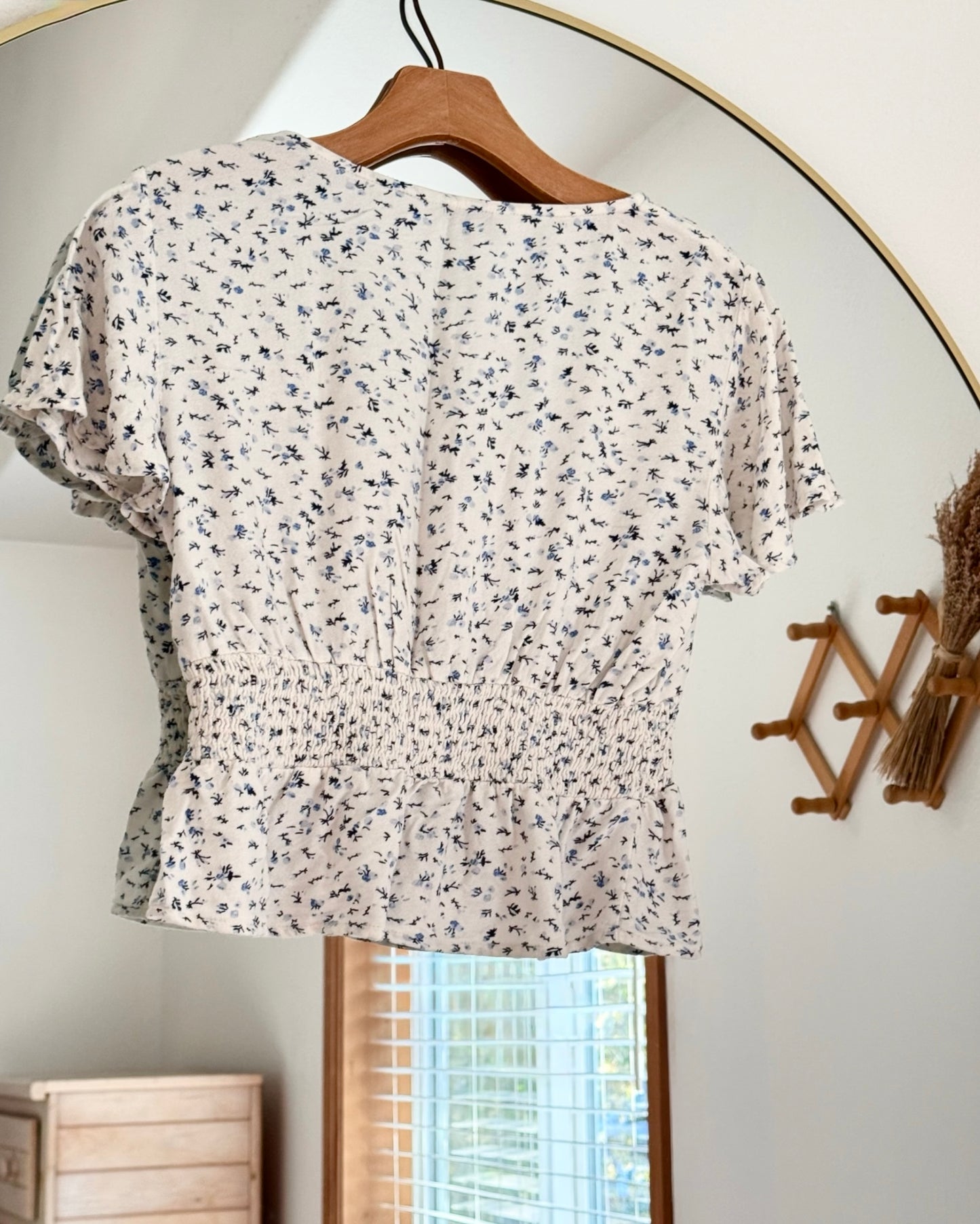 Floral Flutter Sleeve Peplum Top (S)
