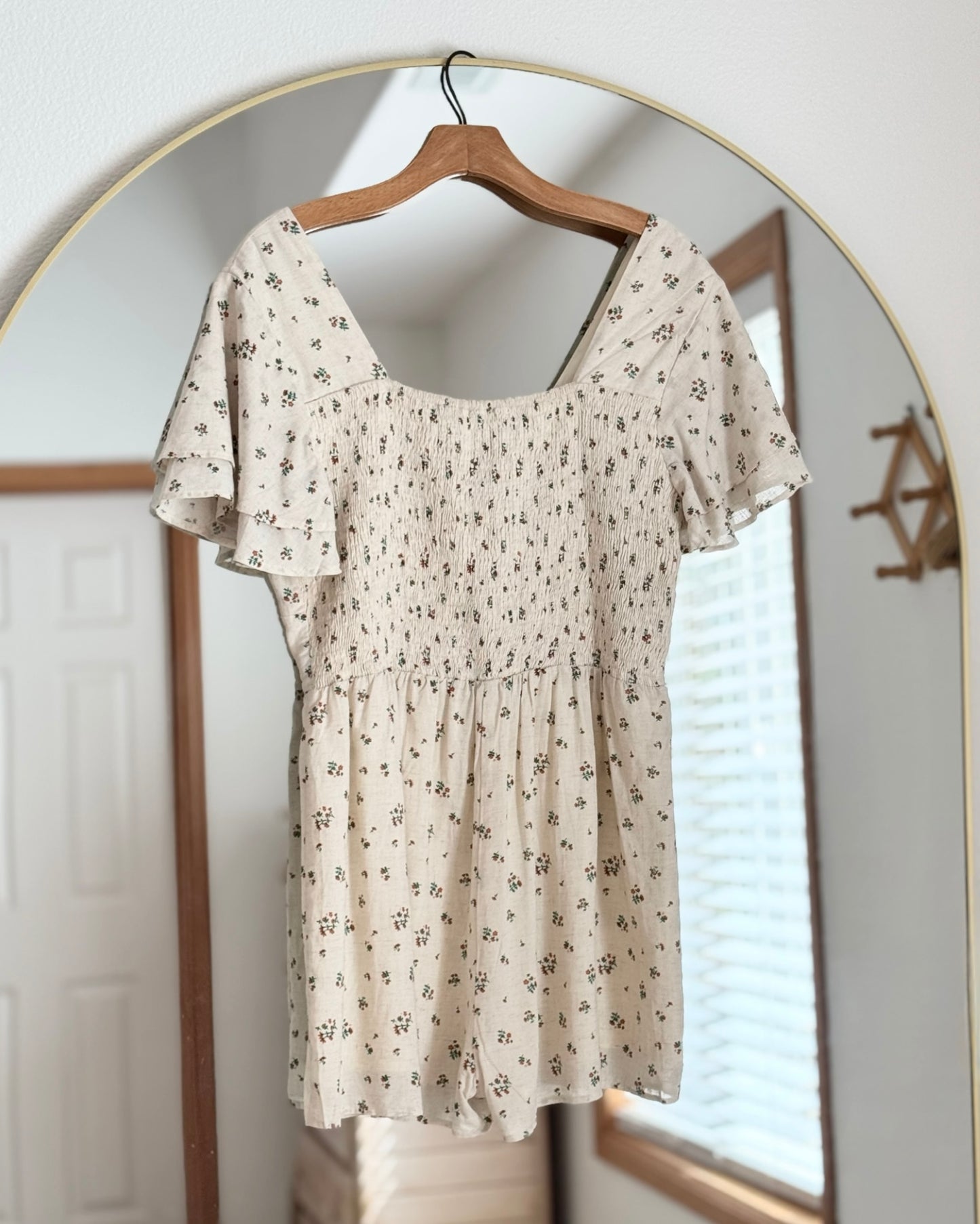 NEW Floral Ruffled Sleeve Romper (L)