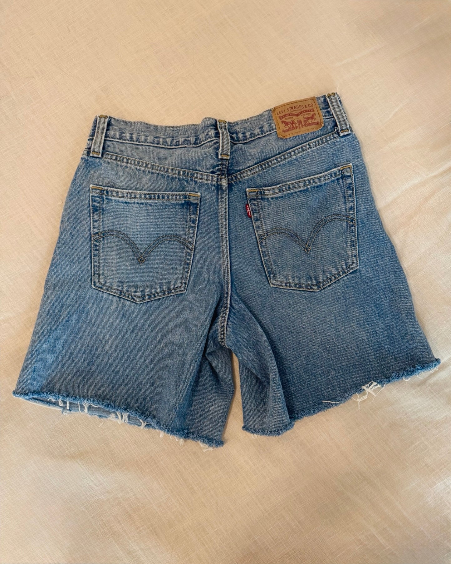 Levi’s Cutoff Jean Shorts (28)