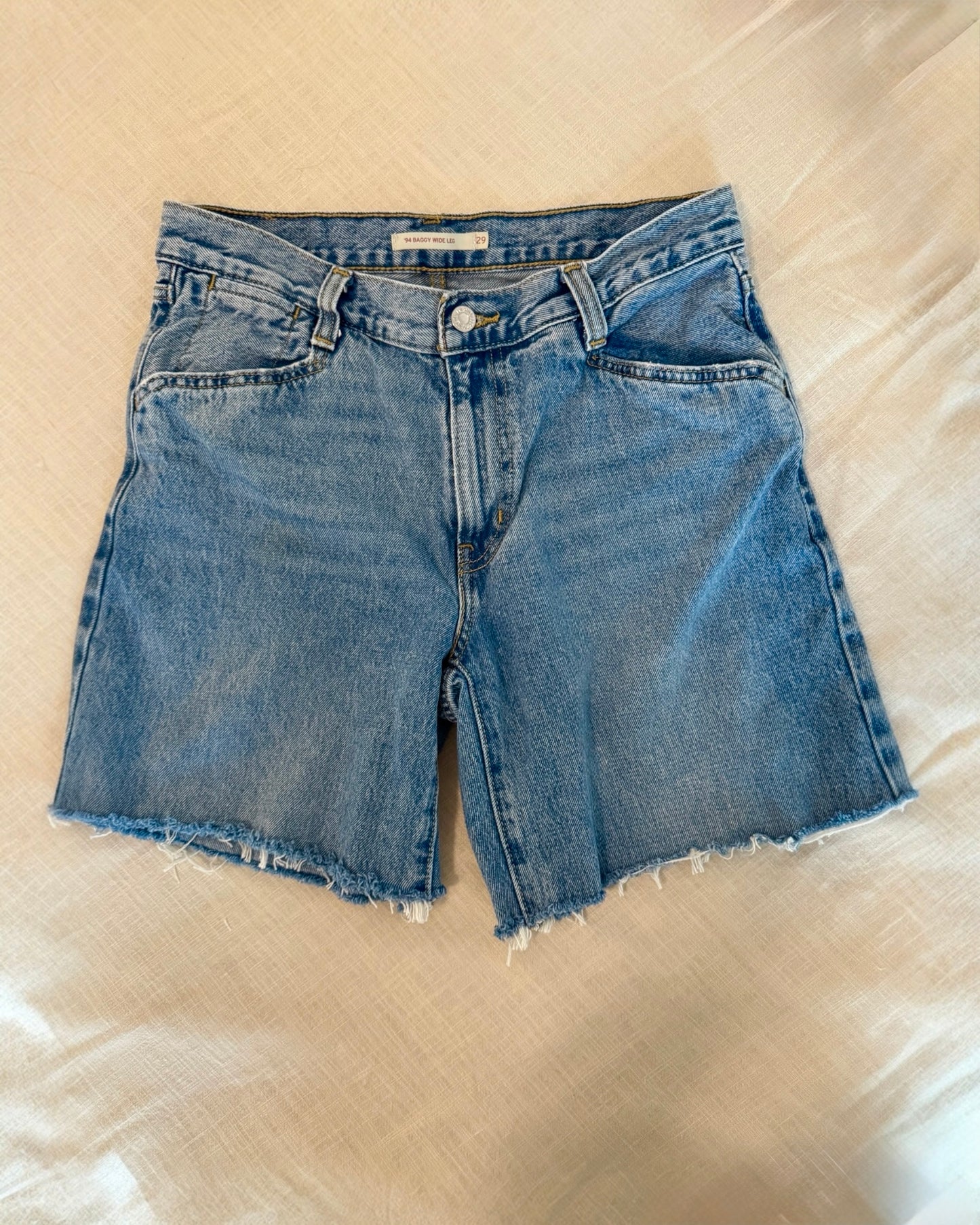 Levi’s Cutoff Jean Shorts (28)