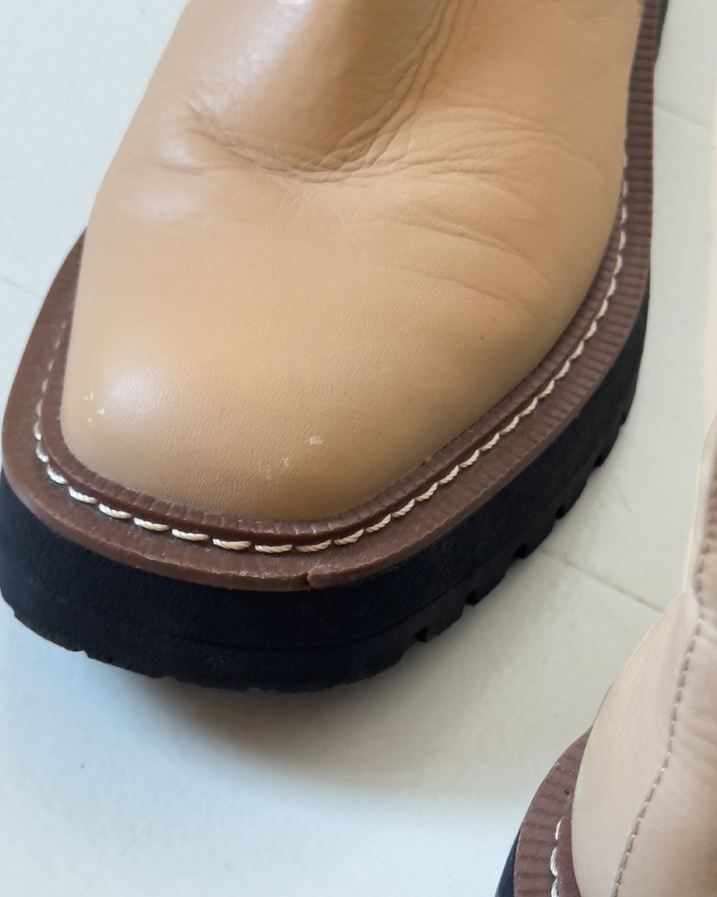 Sam Edelman Laguna Chelsea Boots (5.5)